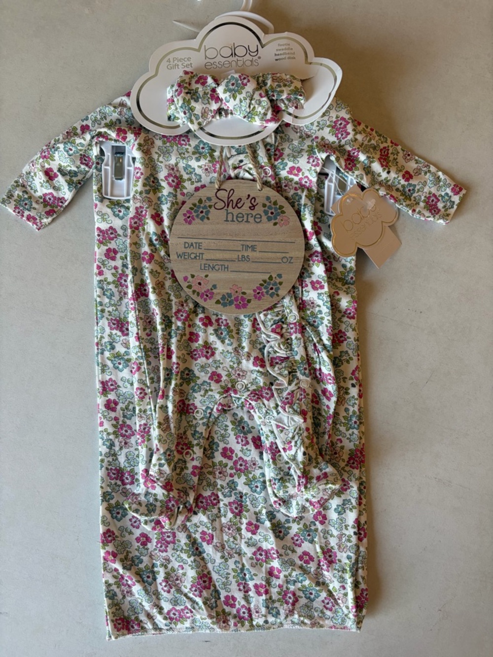 Baby Essentials Floral newborn set in Cream, Pink & Green